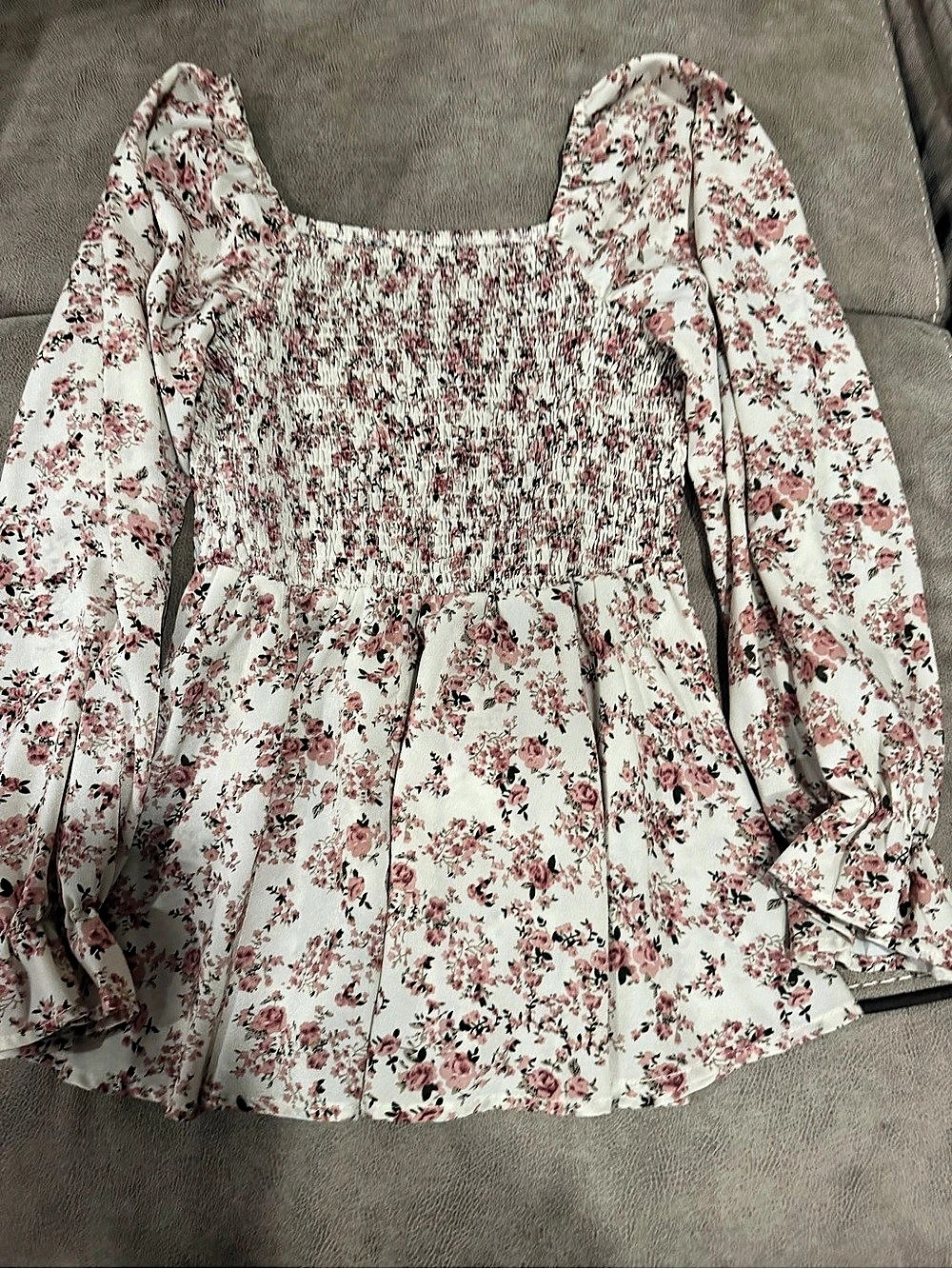 SHEIN Floral blouse Pink & White Size Medium